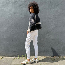 Load image into Gallery viewer, Textured Cotton Silk Pleat Top with Front Pocket