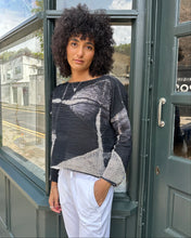 Load image into Gallery viewer, Textured Cotton Silk Pleat Top with Front Pocket