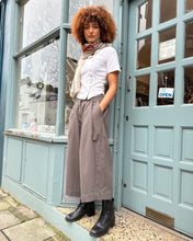 Load image into Gallery viewer, Cropped Cotton Canvas Wide-Leg Trousers