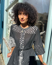 Load image into Gallery viewer, Cotton Button-Thu Dress with Pockets