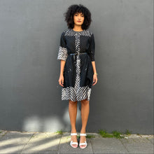 Load image into Gallery viewer, Cotton Button-Thu Dress with Pockets