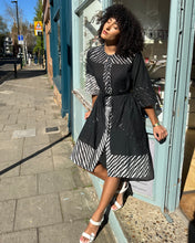 Load image into Gallery viewer, Cotton Button-Thu Dress with Pockets