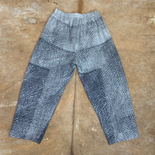 Load image into Gallery viewer, Cropped Shibori Dyed Cotton Trousers with Pockets