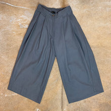 Load image into Gallery viewer, Cropped Cotton Canvas Wide-Leg Trousers