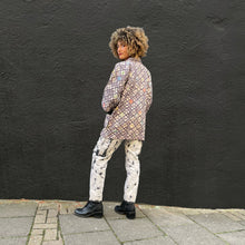 Load image into Gallery viewer, Floral Patterned Silk Crepe Kimono