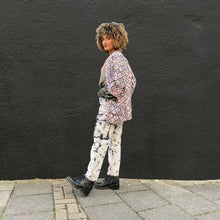 Load image into Gallery viewer, Floral Patterned Silk Crepe Kimono