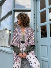 Load image into Gallery viewer, Floral Patterned Silk Crepe Kimono