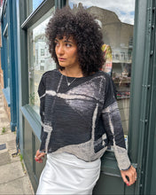 Load image into Gallery viewer, Textured Cotton Silk Pleat Top with Front Pocket
