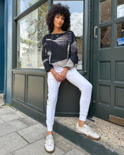 Load image into Gallery viewer, Textured Cotton Silk Pleat Top with Front Pocket
