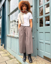 Load image into Gallery viewer, Cropped Cotton Canvas Wide-Leg Trousers
