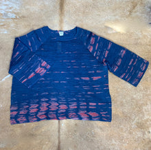 Load image into Gallery viewer, Textured Cotton Silk Pleat Top with Side Slits
