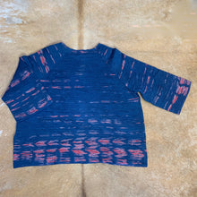 Load image into Gallery viewer, Textured Cotton Silk Pleat Top with Side Slits
