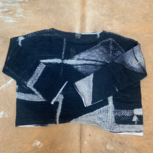 Load image into Gallery viewer, Textured Cotton Silk Pleat Top with Front Pocket
