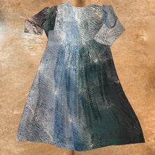 Load image into Gallery viewer, ¾ Sleeve Pintuck Shibori Silk Dress with Pockets
