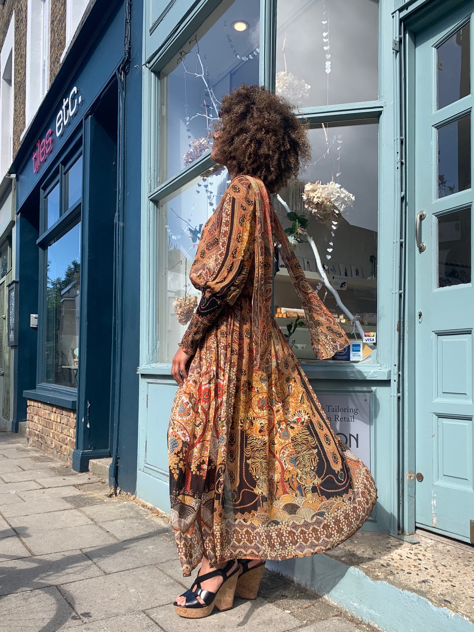 Printed Boho Maxi-Dress with Neck-Tie – Fenton-Islington