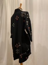 Load image into Gallery viewer, Dressy Black Silk Shibori Kimono with pockets
