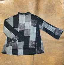 Load image into Gallery viewer, Black &amp; White Shibori Dyed Silk Swing Style Jacket
